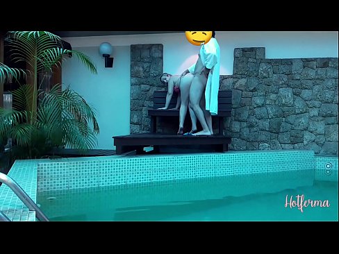 ❤️ Oga pe iranṣẹbinrin si awọn pool, sugbon ko le koju kan gbona ❤️  ni% yo.japangaysex.ru  ️❤